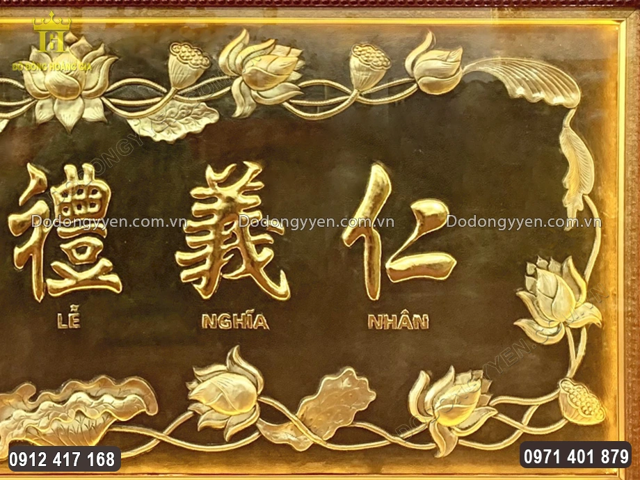 Từng họa tiết hoa văn được chạm th&uacute;c sắc n&eacute;t